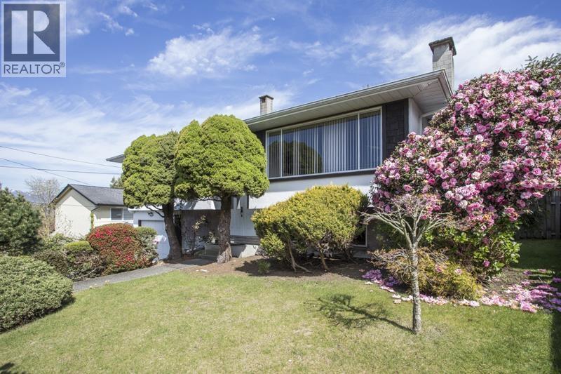 1470 June Crescent Property Photo 2