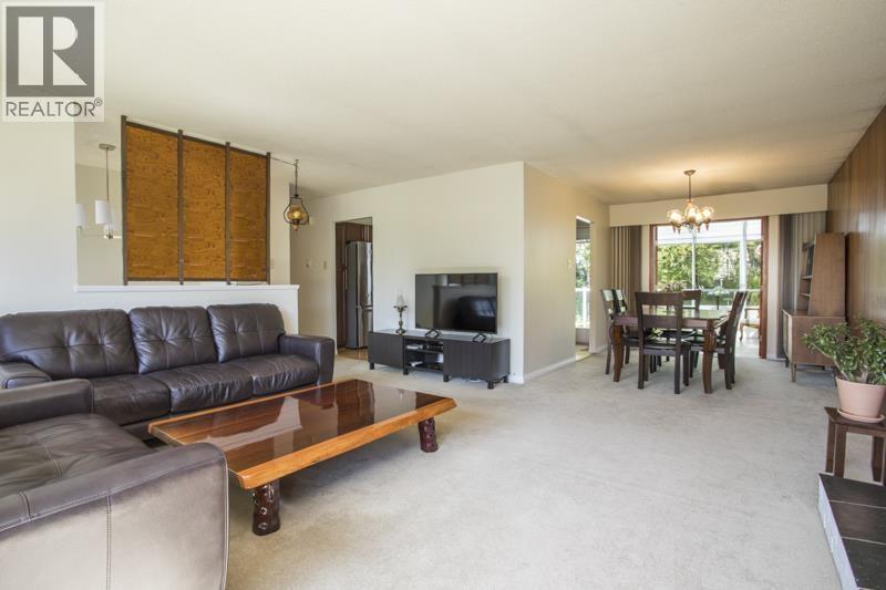 1470 June Crescent Property Photo 4