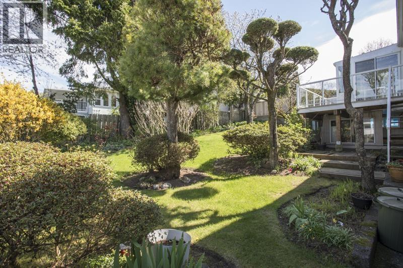 1470 June Crescent Property Photo 11