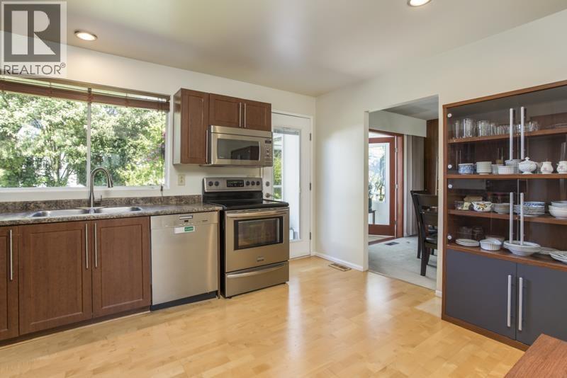 1470 June Crescent Property Photo 14