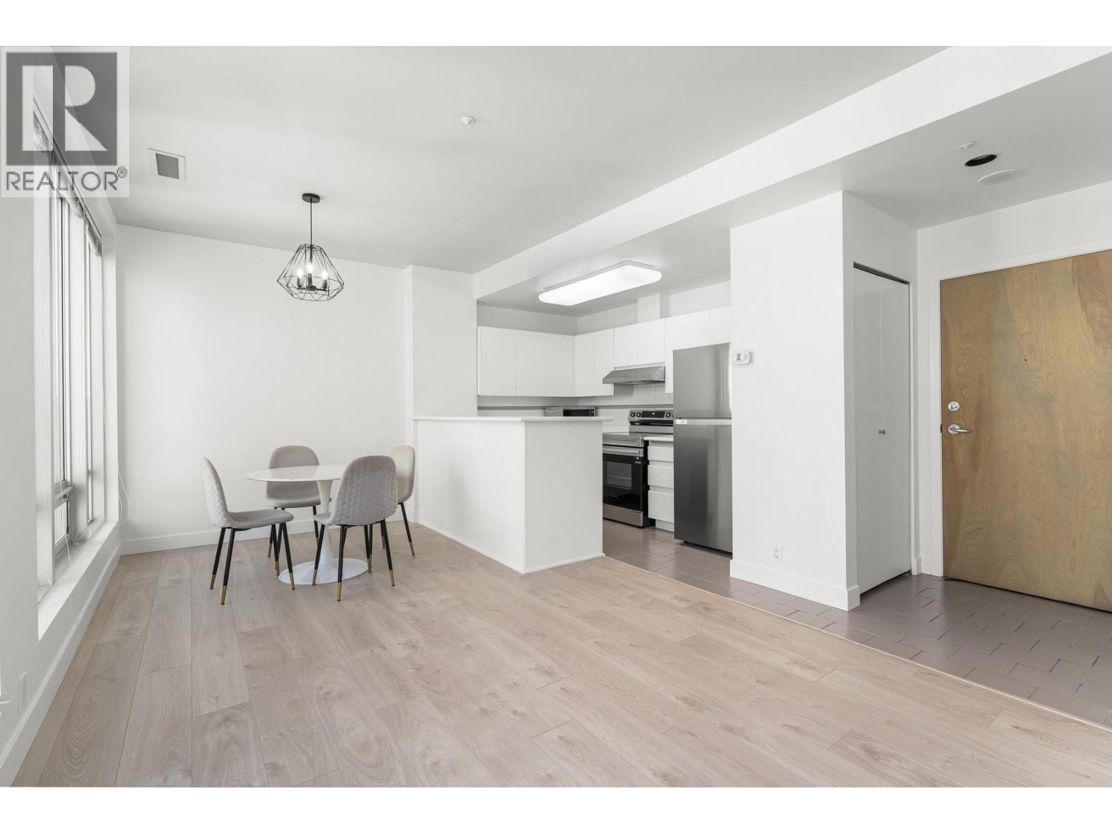 1012 989 NELSON STREET Property Photo 1
