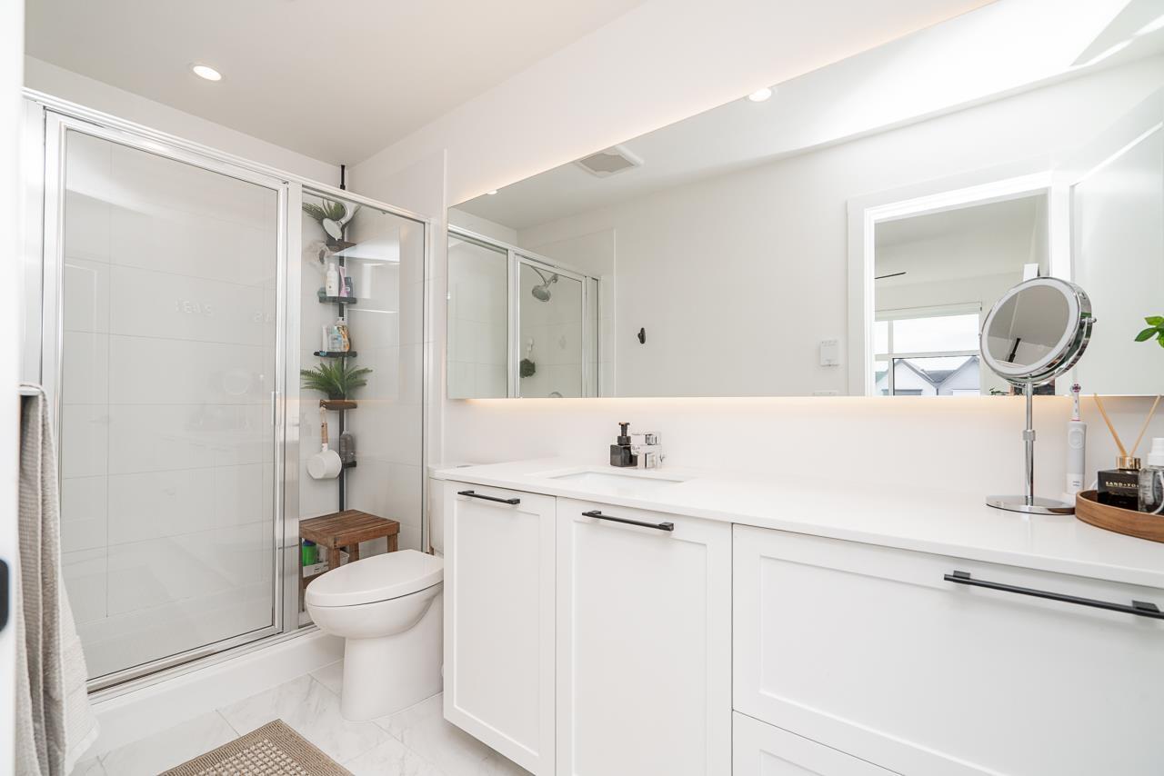 64 17555 57a Avenue Property Photo 17