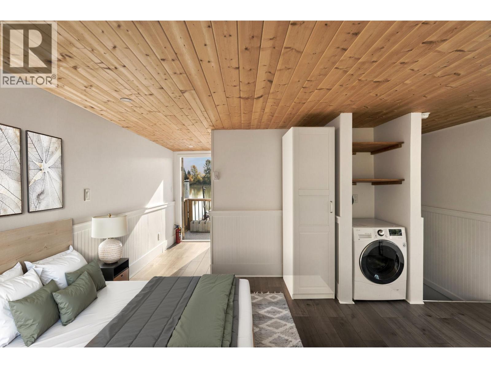 5 23080 Dyke Road Property Photo 1