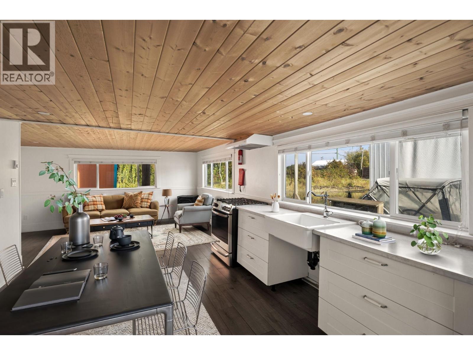 5 23080 Dyke Road Property Photo 4