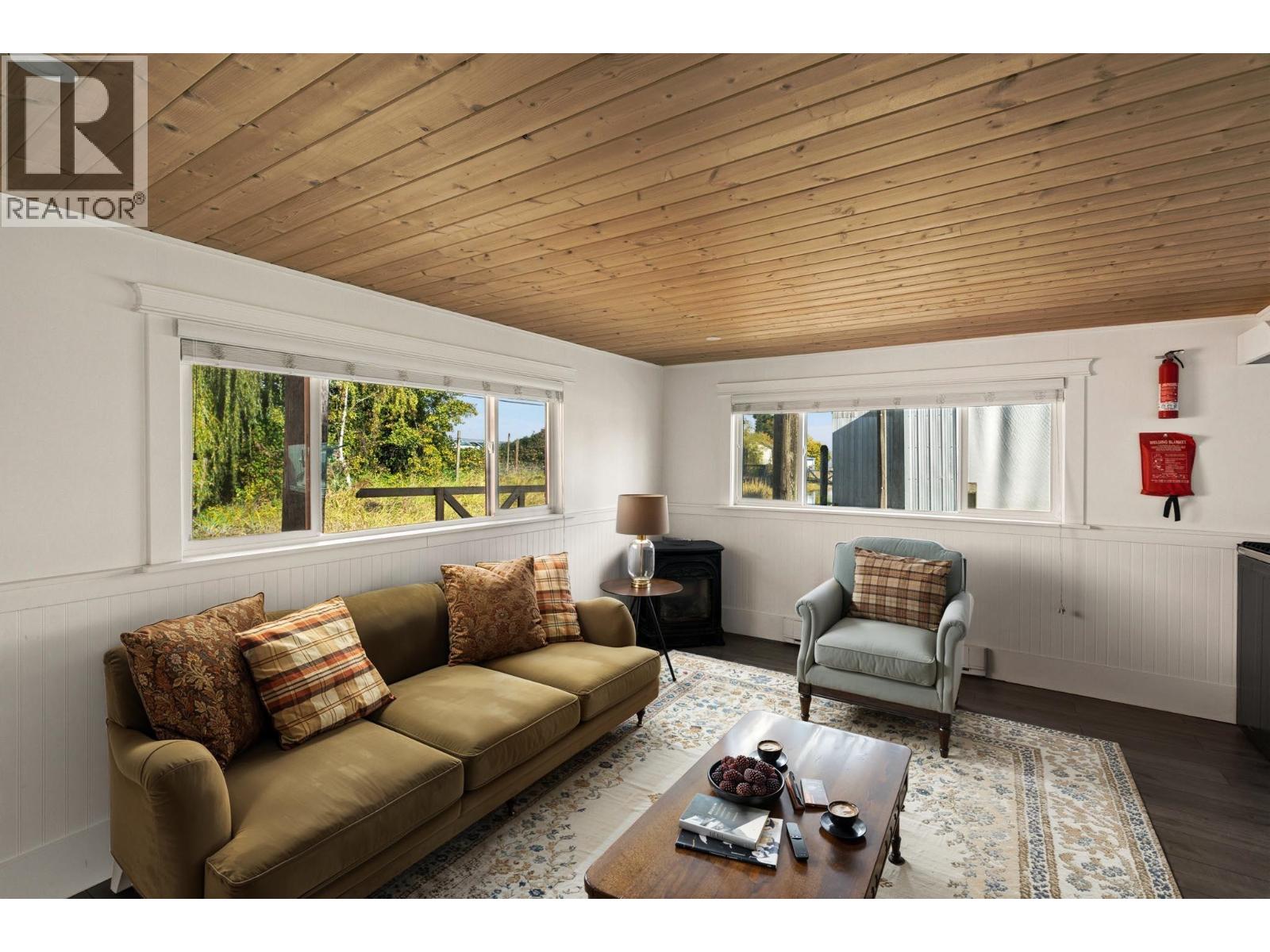 5 23080 Dyke Road Property Photo 8