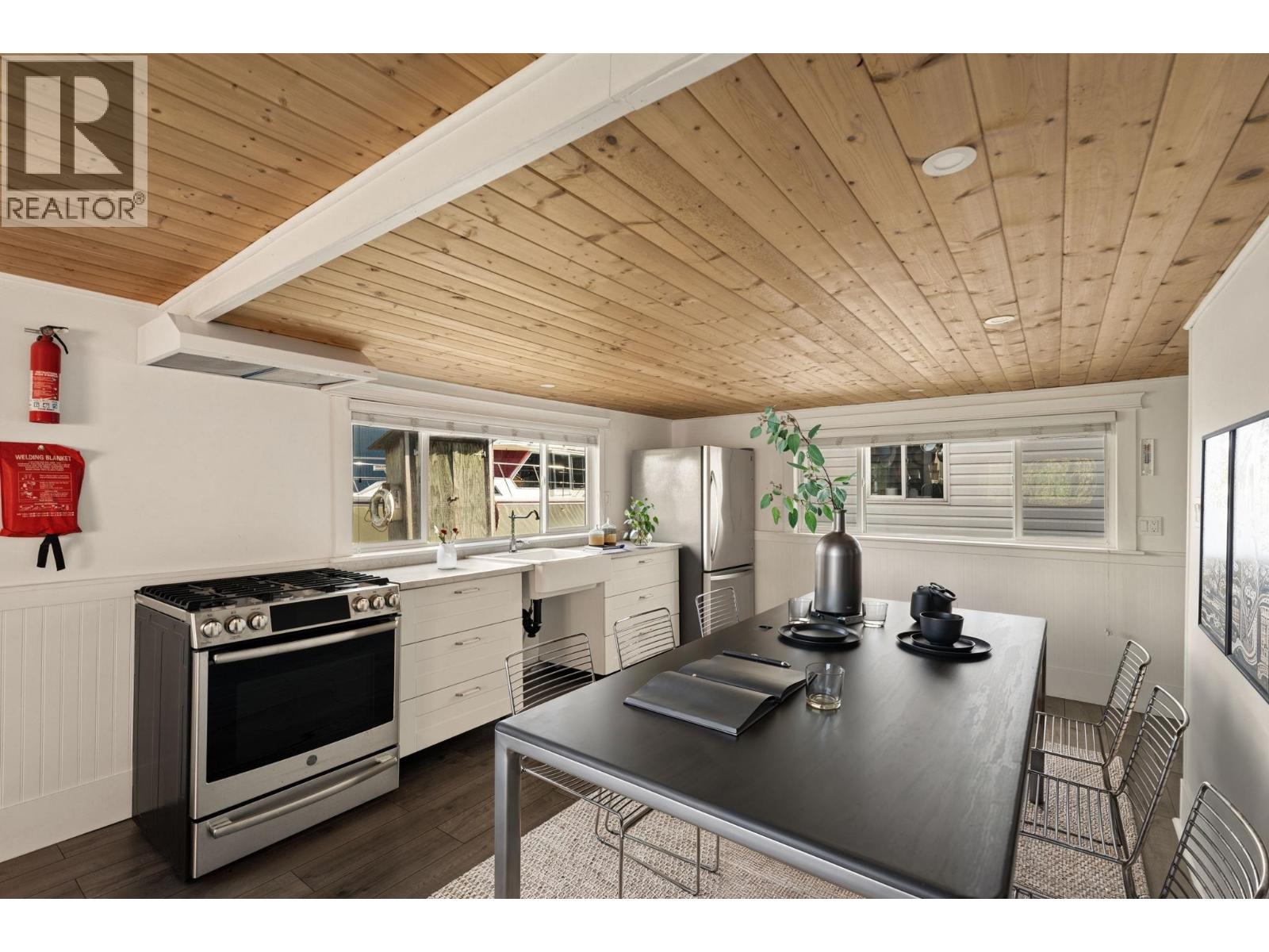 5 23080 Dyke Road Property Photo 13