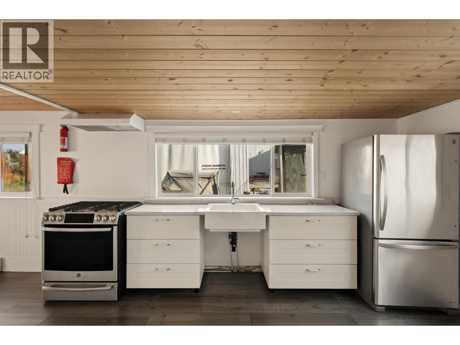 5 23080 Dyke Road Property Photo 14