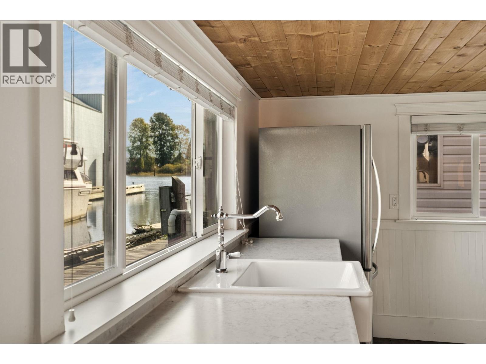 5 23080 Dyke Road Property Photo 15