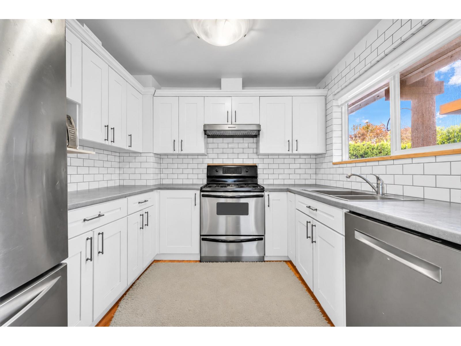 1154 Finlay Street Property Photo 7