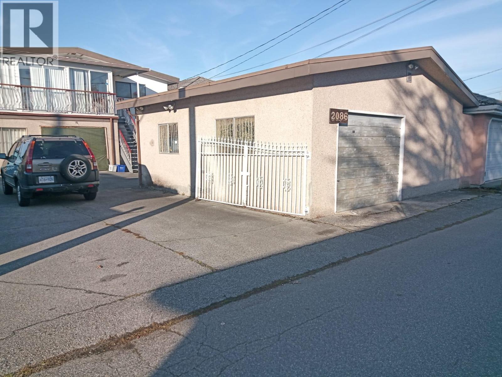 2086 E 49th Avenue Property Photo 22
