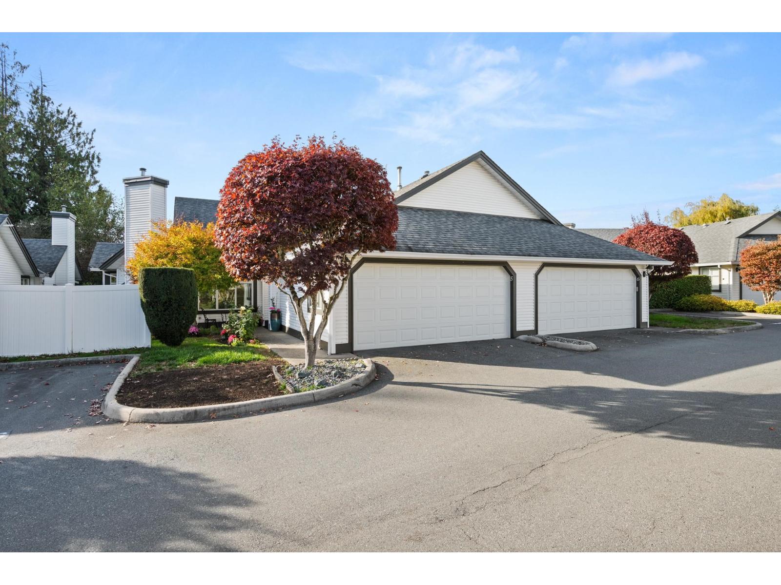 5 19649 53 Avenue Property Photo 1