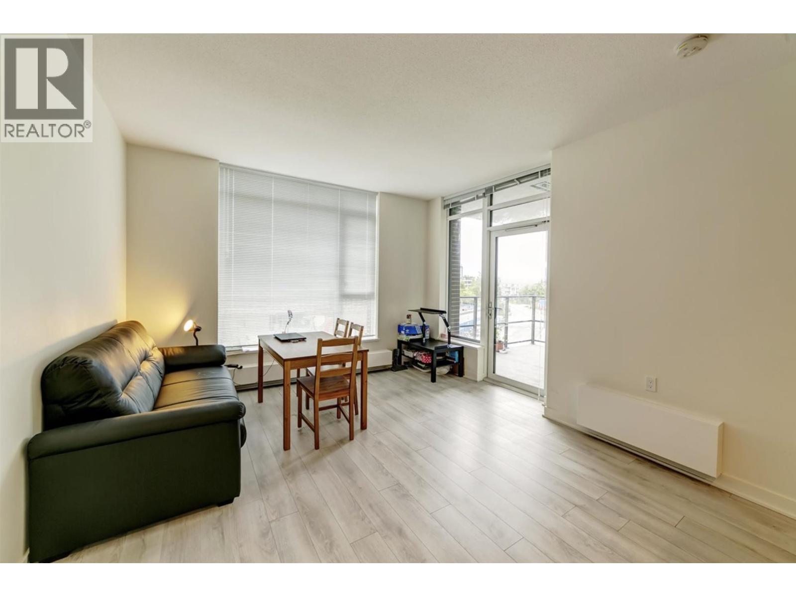 513 8850 University Crescent Property Photo 3