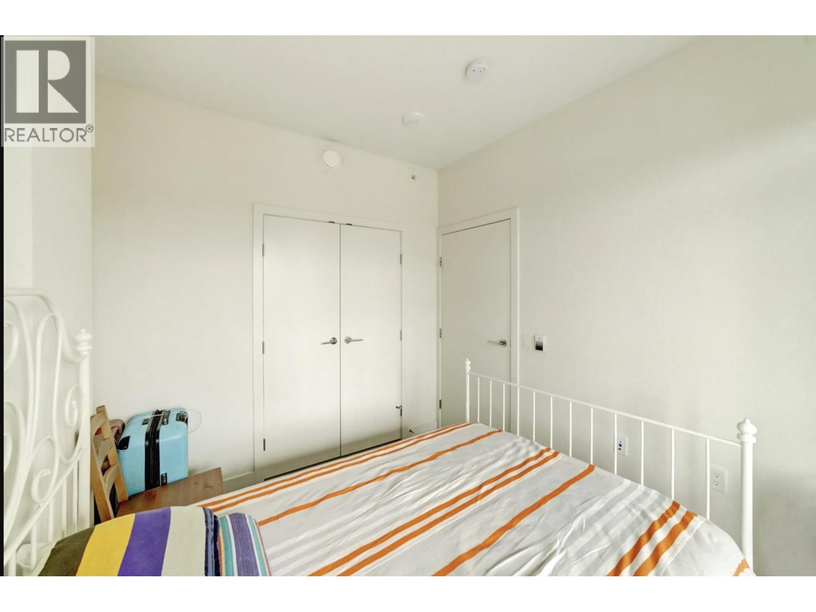 513 8850 University Crescent Property Photo 4