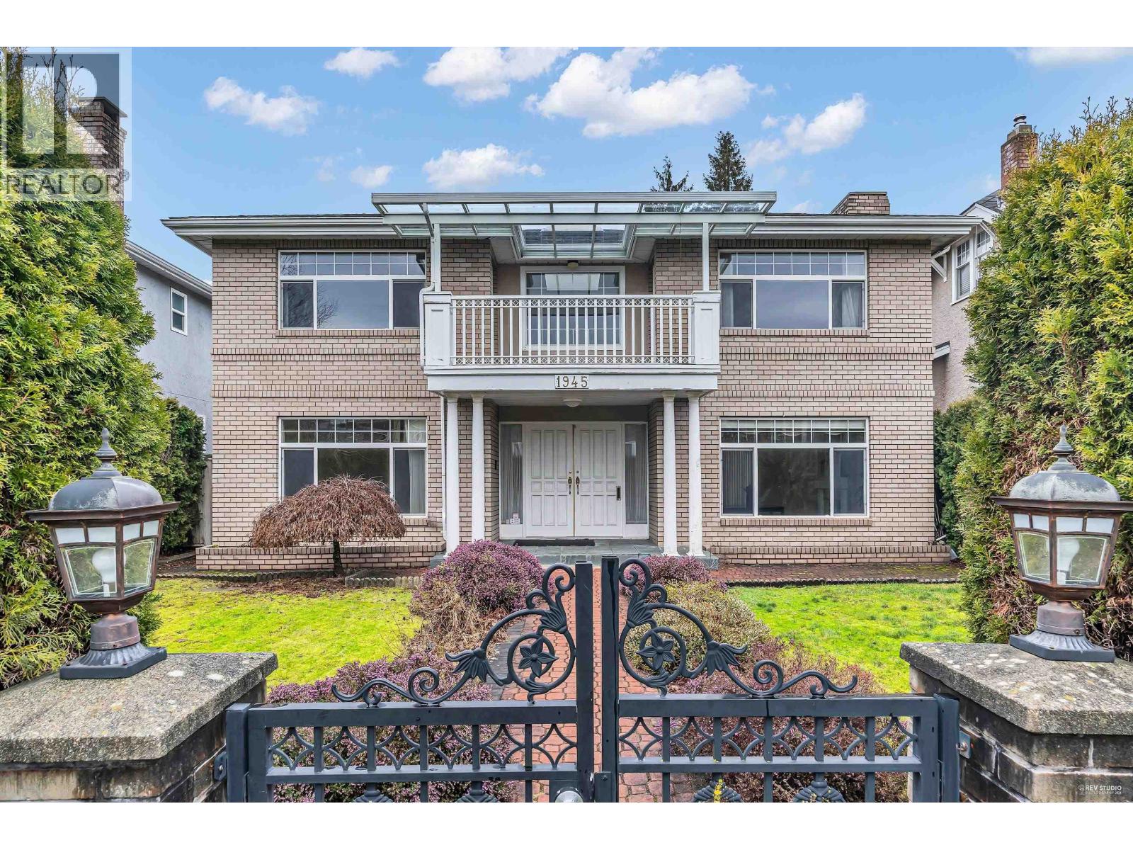 1945 W 44th Avenue Property Photo 1