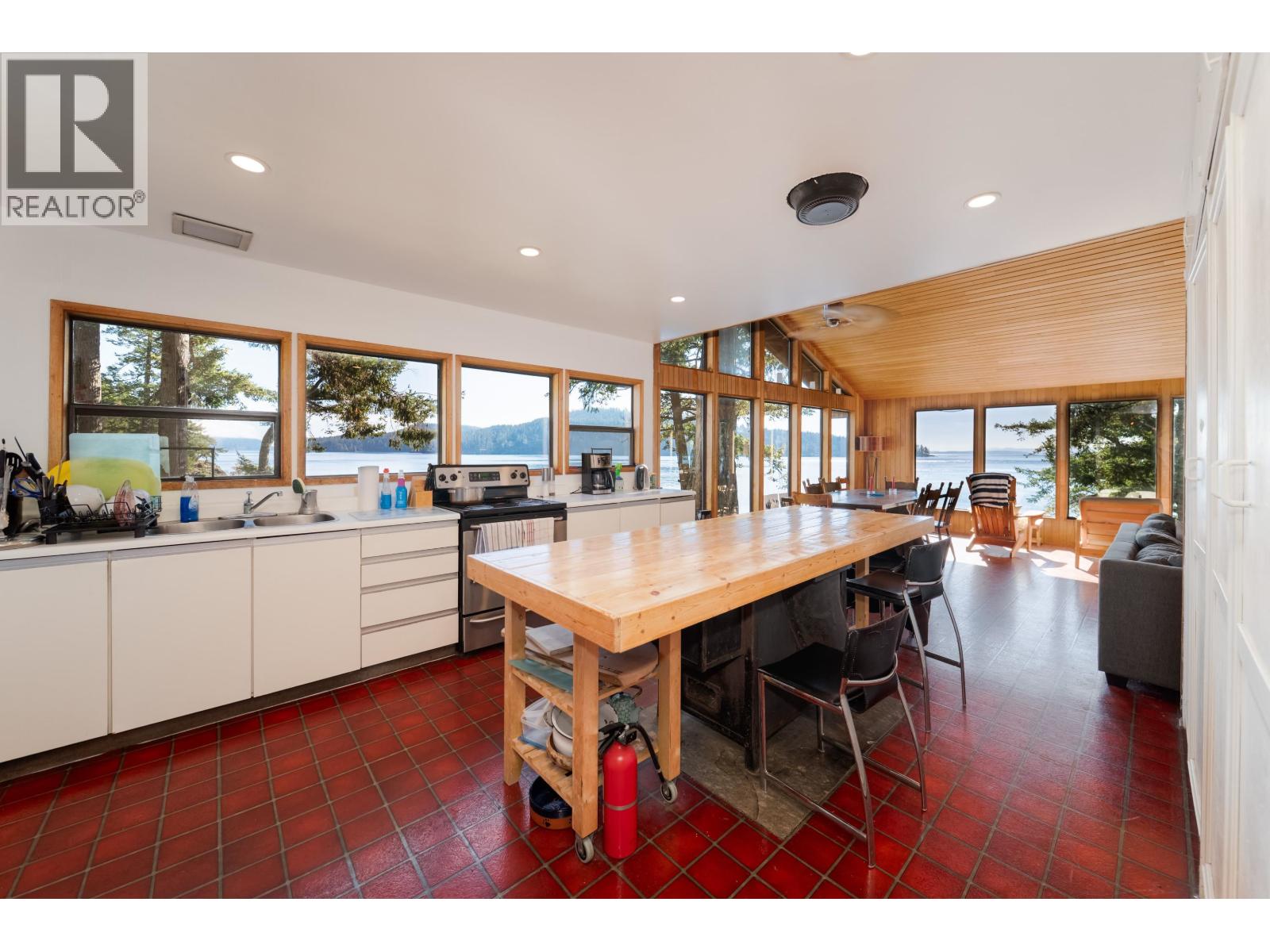 671 Dinner Bay Road Property Photo 16