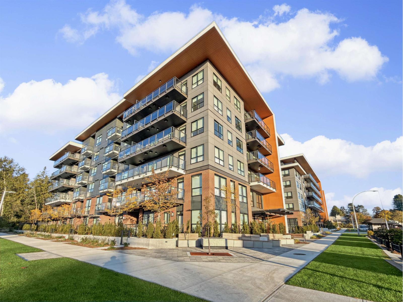 105 10405 147 Street Property Photo 1