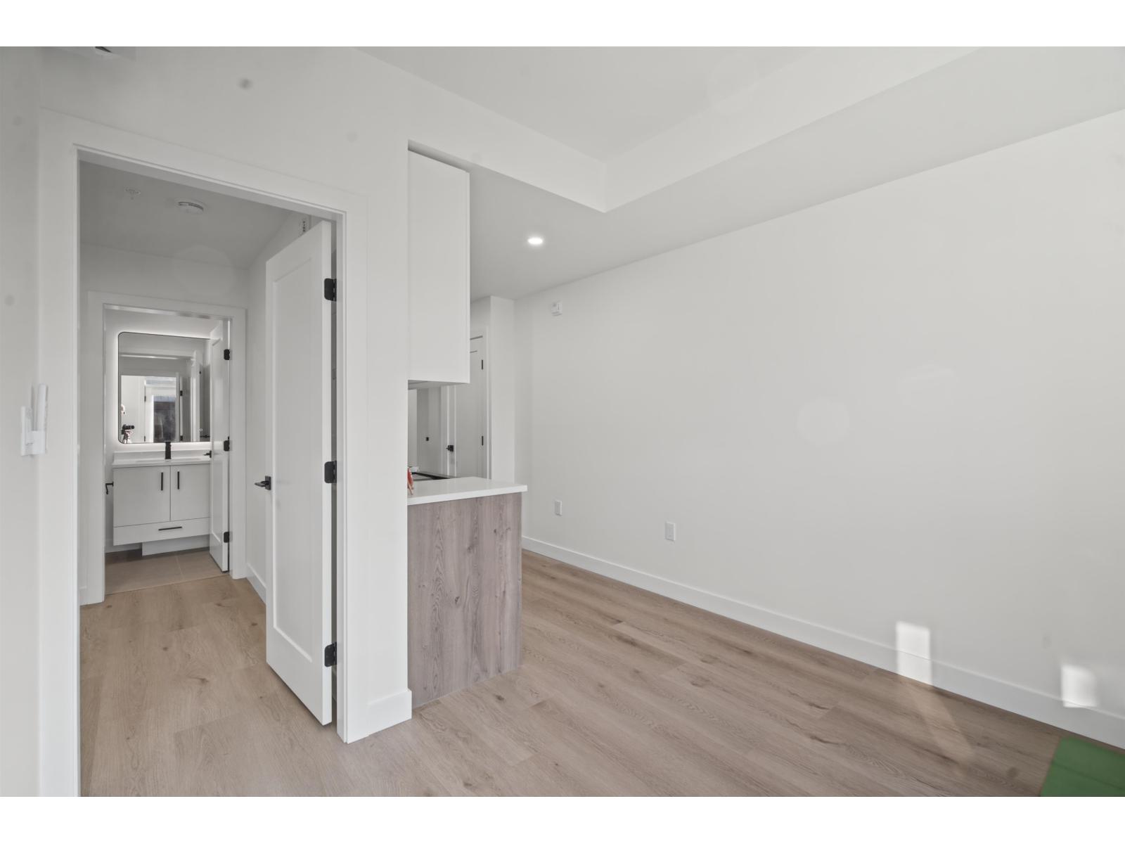 105 10405 147 Street Property Photo 10