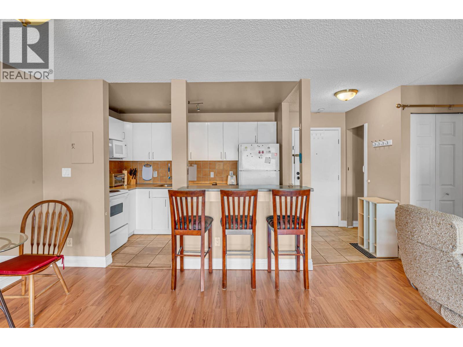 311 12170 222 Street Property Photo 3