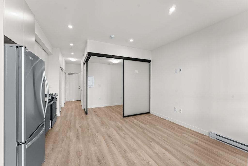 220 13760 75a Avenue Property Photo 8