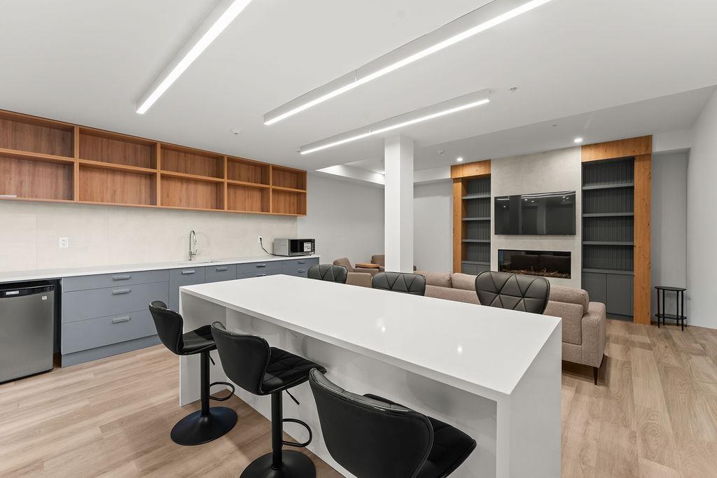 220 13760 75a Avenue Property Photo 22