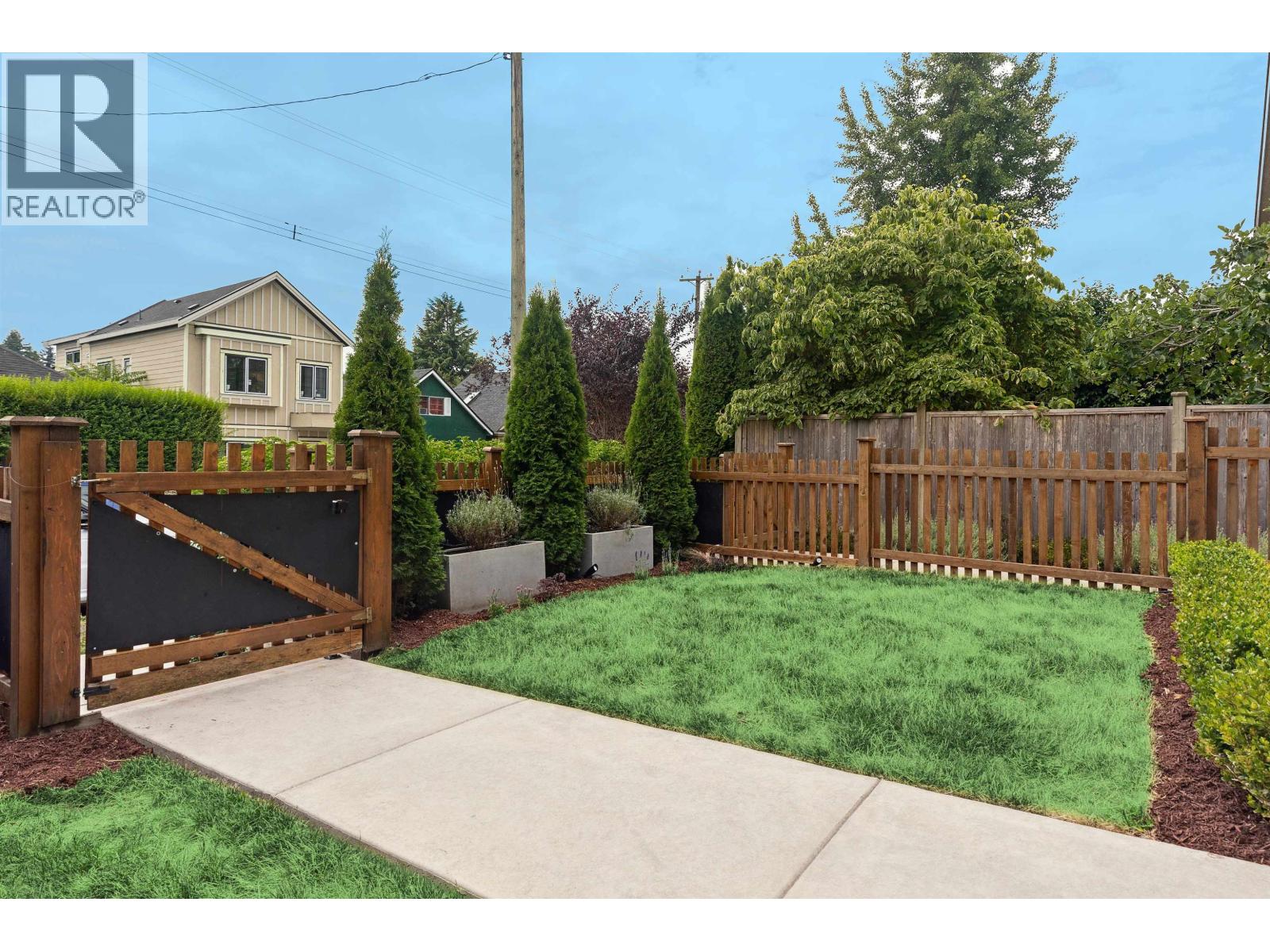 1 1621 E 11th Avenue Property Photo 5