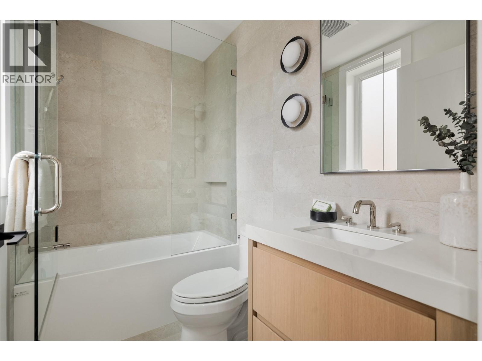 2 3657 W 11th Avenue Property Photo 26