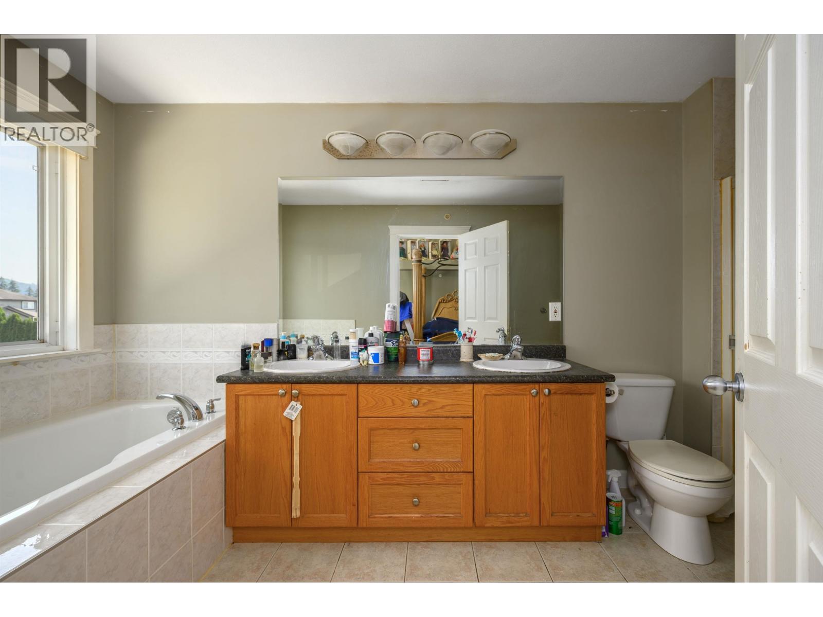 11382 240 Street Property Photo 16