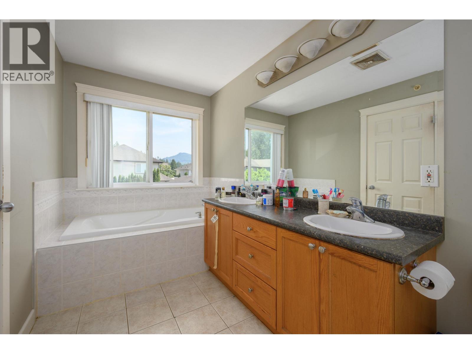 11382 240 Street Property Photo 17