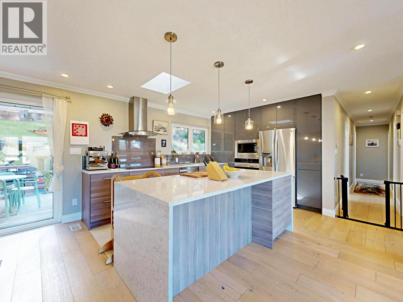 3363 Viewmount Place Property Photo 10