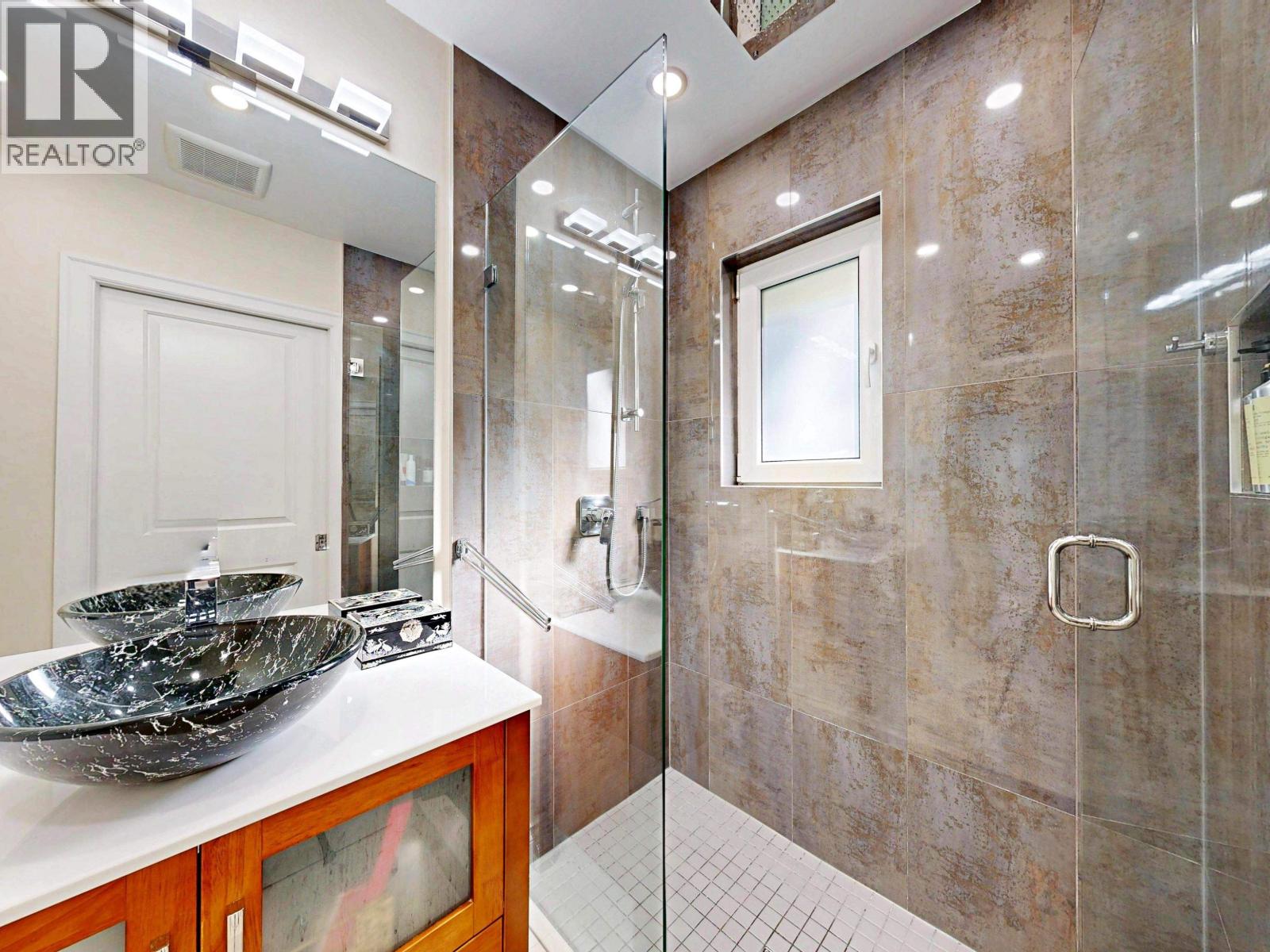 3363 Viewmount Place Property Photo 15