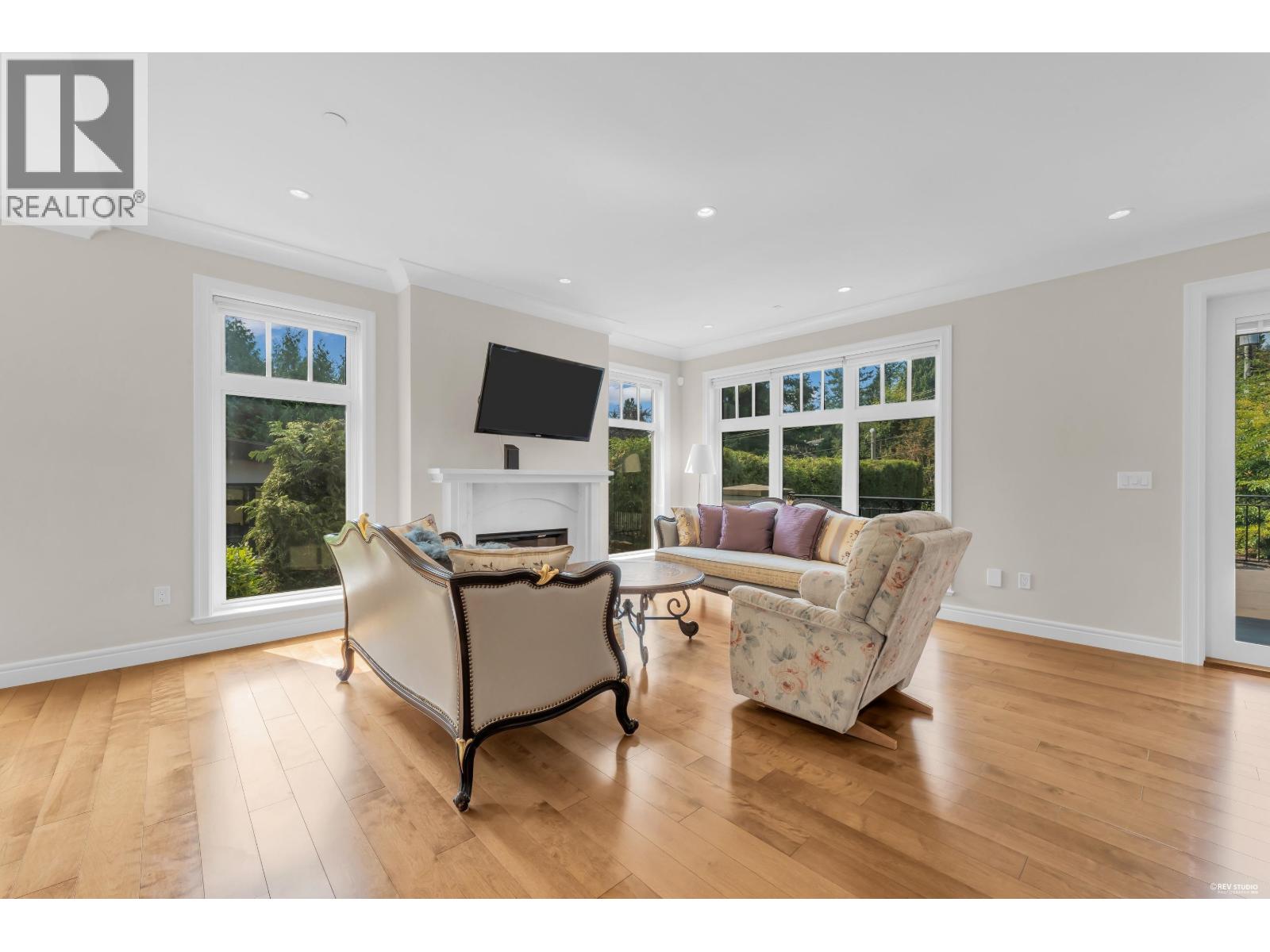 920 3rd Street Property Photo 13