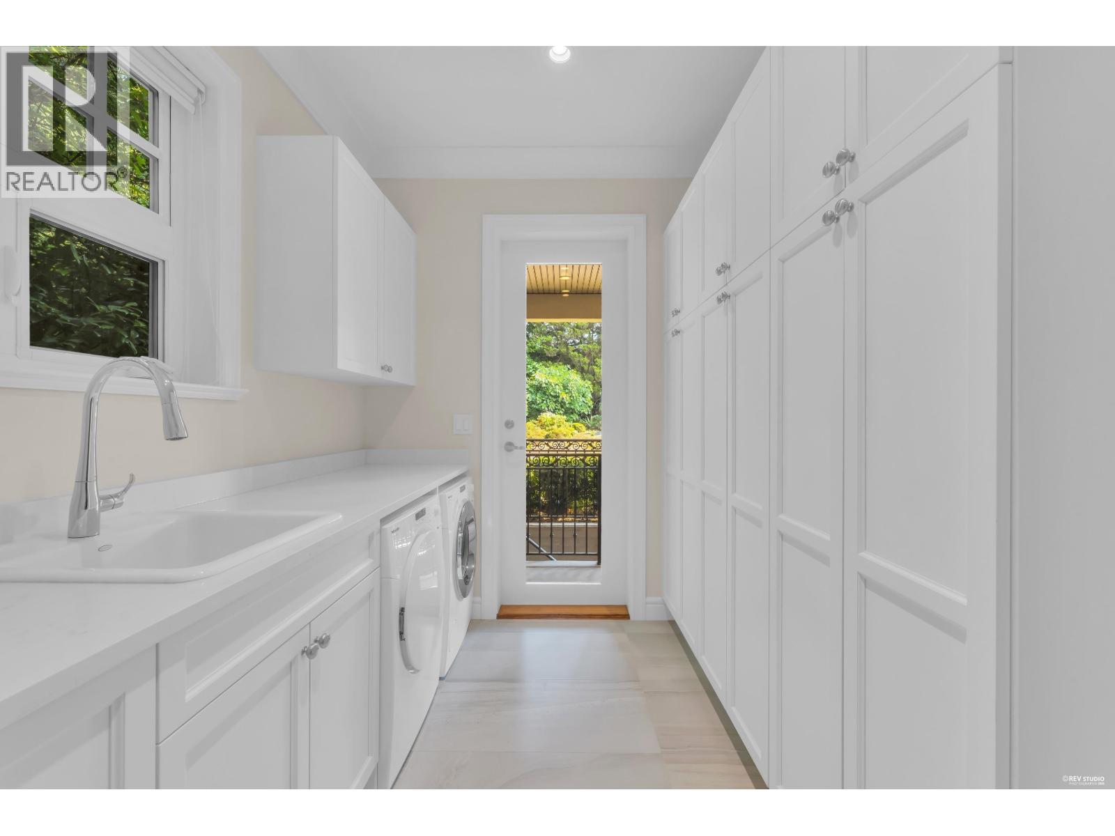 920 3rd Street Property Photo 23