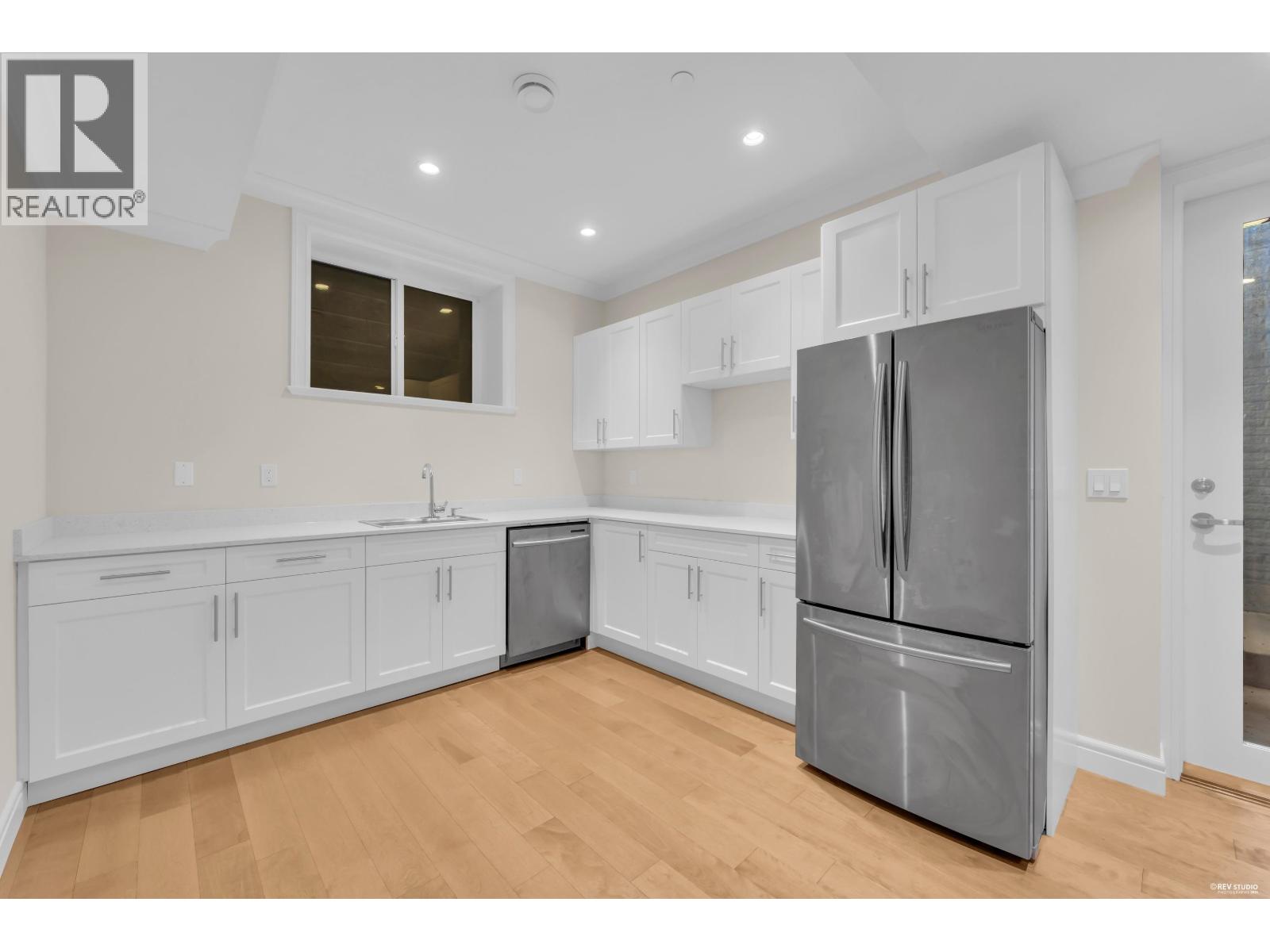 920 3rd Street Property Photo 32