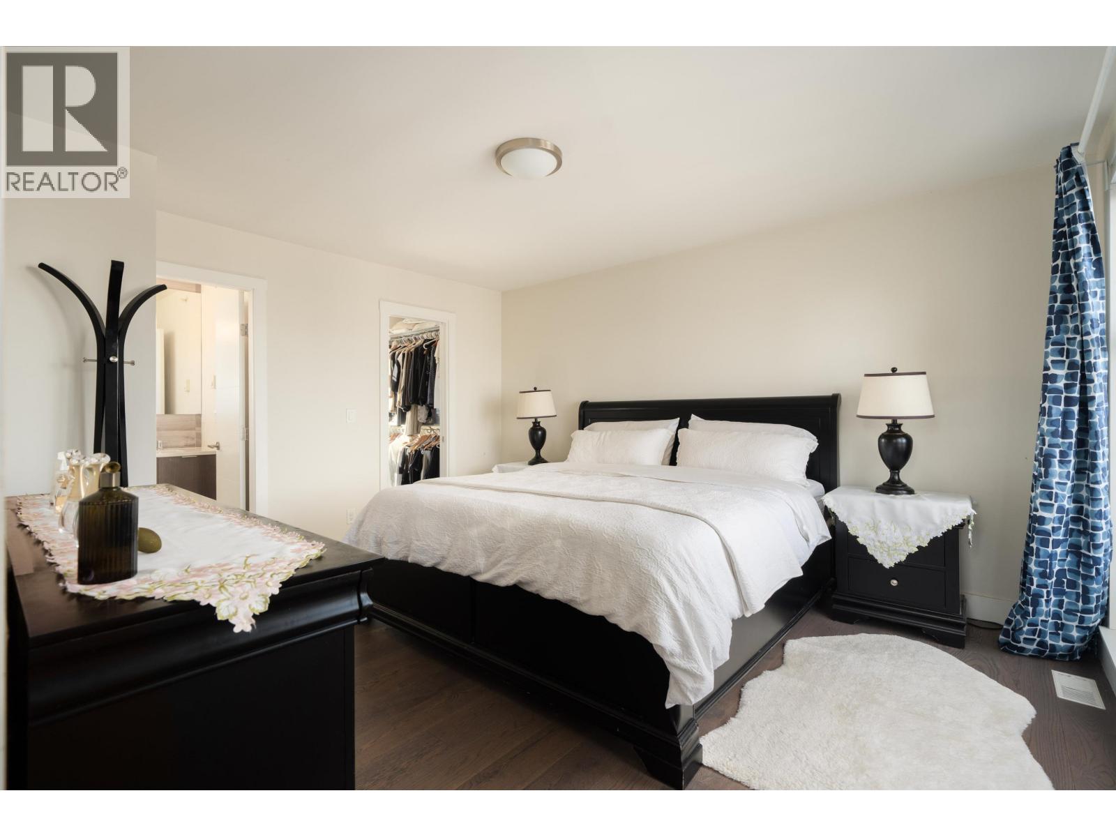 6190 Oak Street Property Photo 10