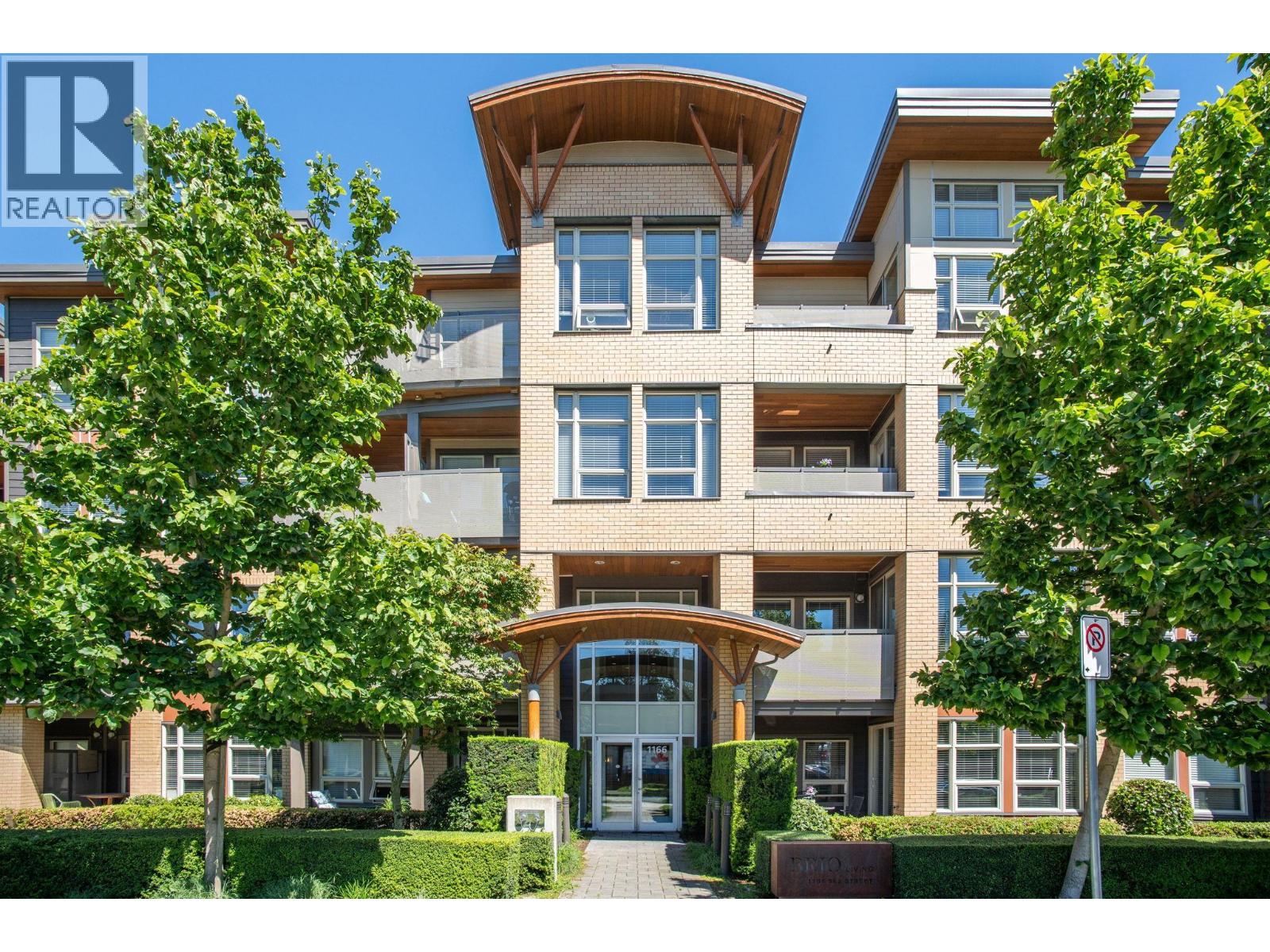 313 1166 54a Street Property Photo 1
