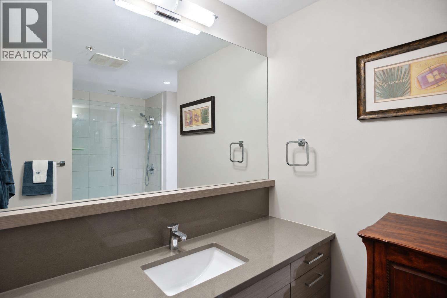 313 1166 54a Street Property Photo 17