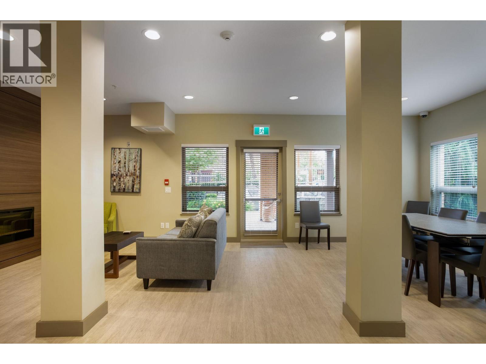 313 1166 54a Street Property Photo 20