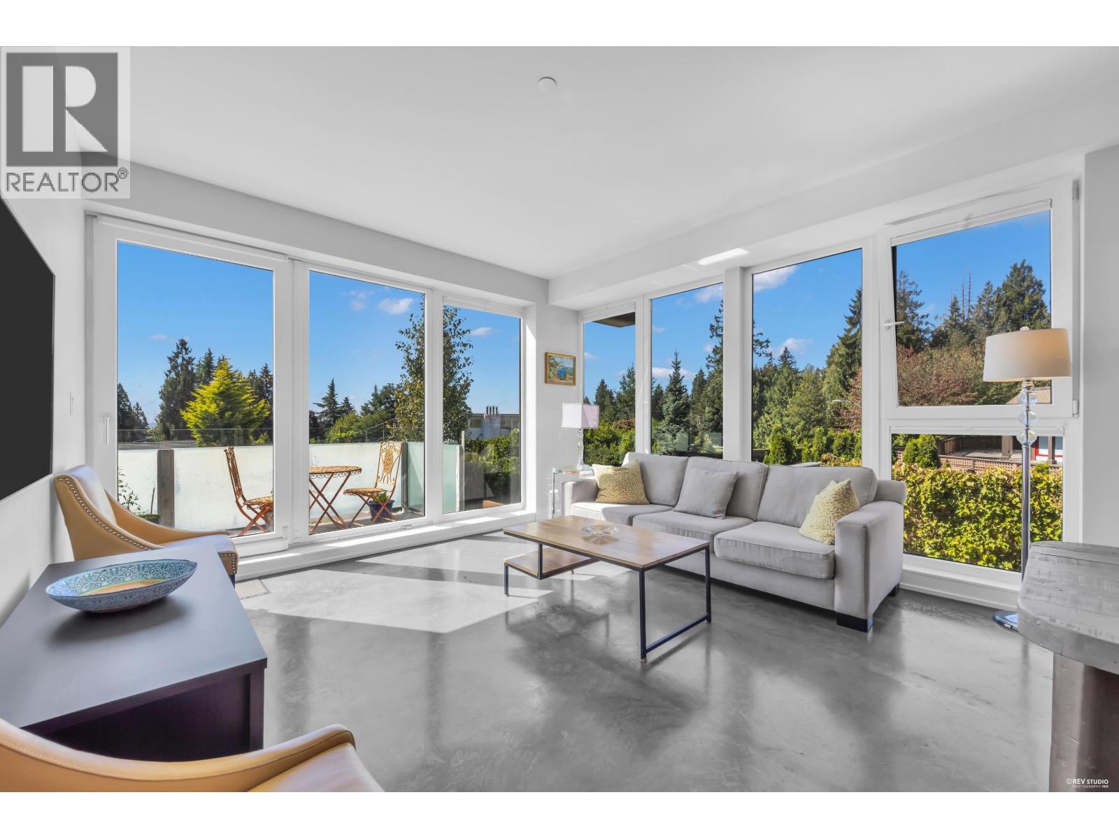 201 650 Evergreen Place Property Photo 1