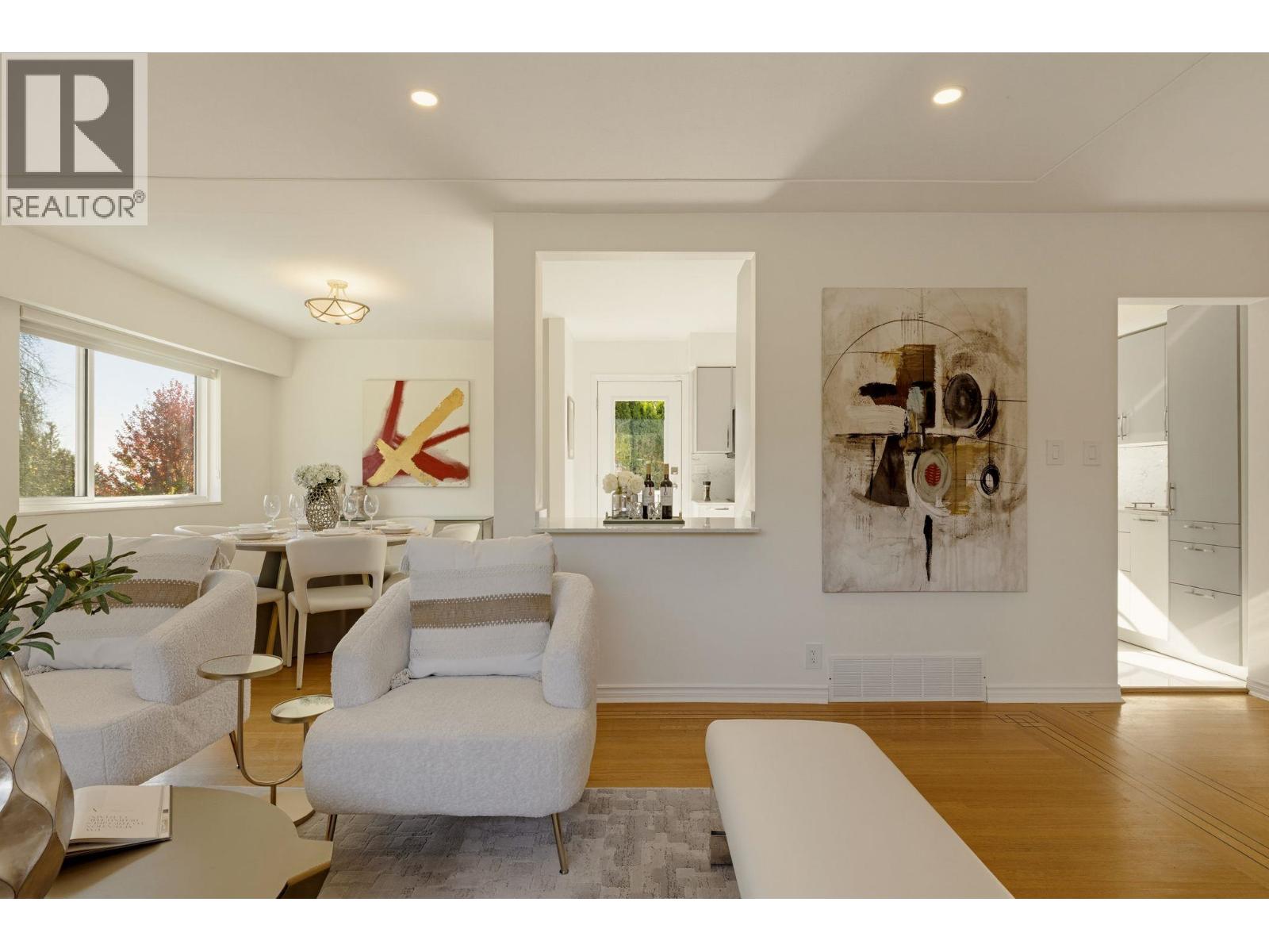 2007 Floralynn Crescent Property Photo 5
