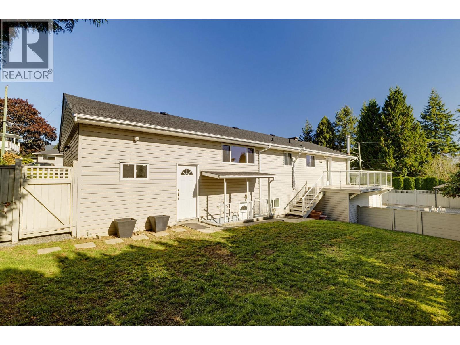 2007 Floralynn Crescent Property Photo 32