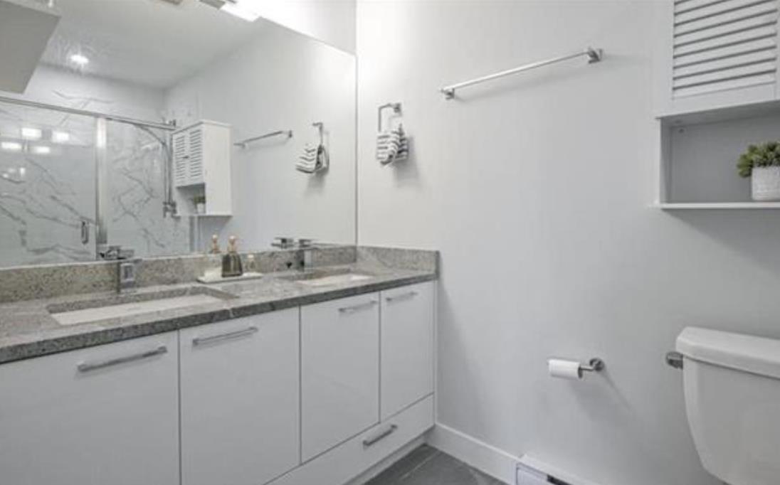 20696 Eastleigh Crescent Property Photo 9