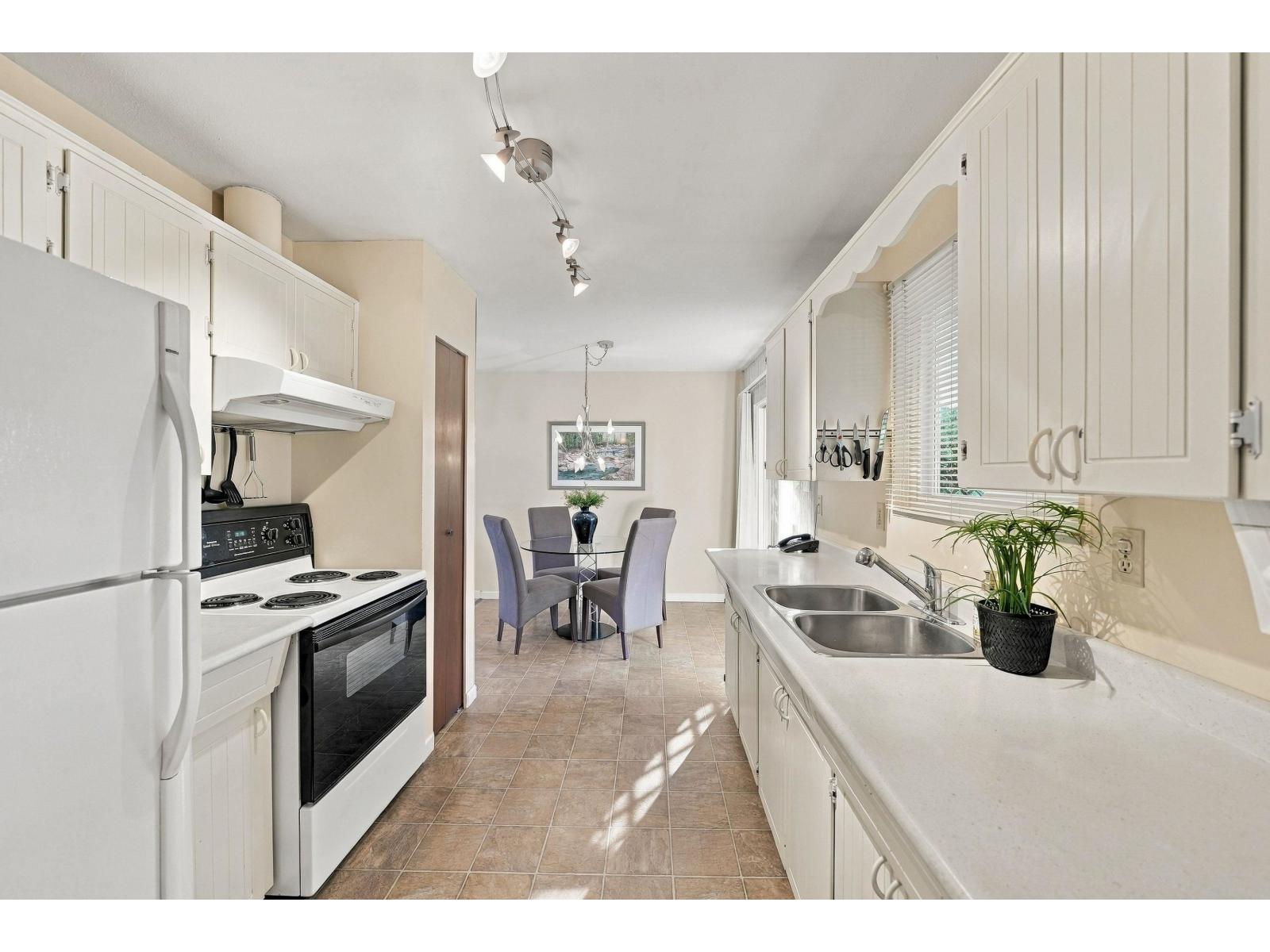 6355 183 Street Property Photo 6
