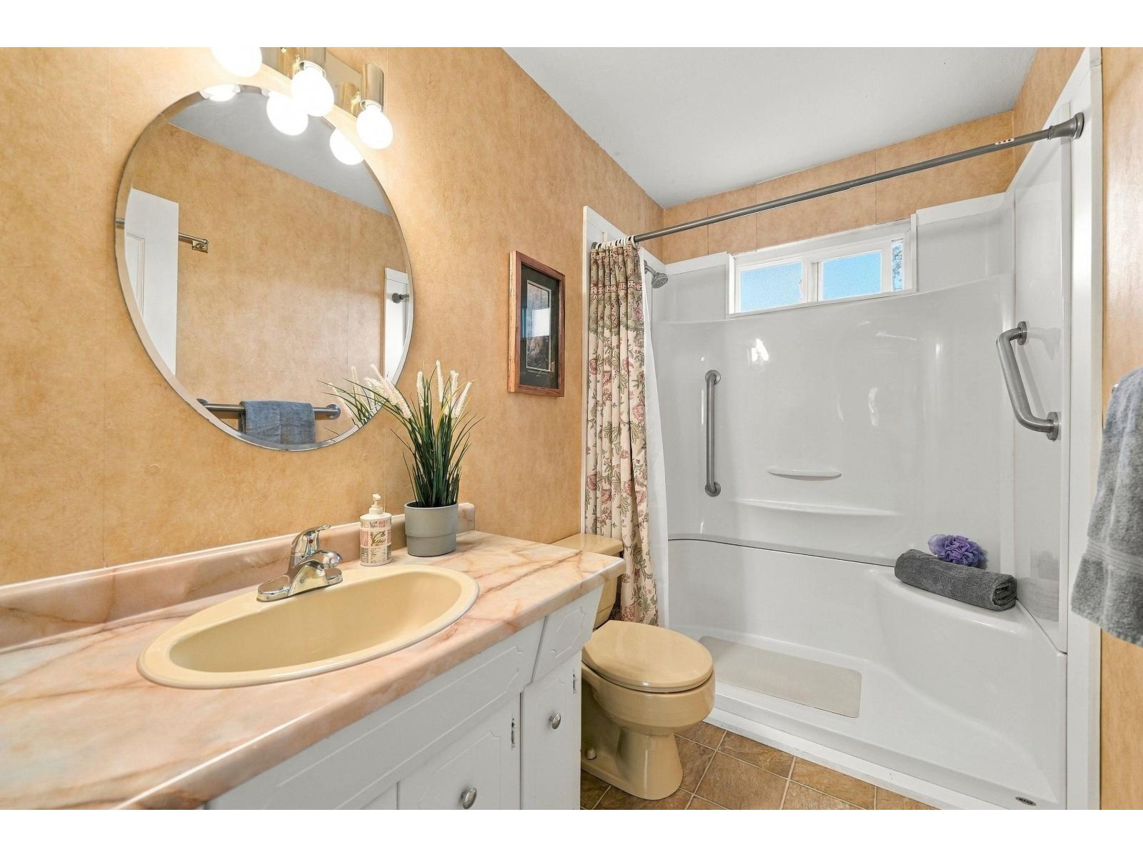 6355 183 Street Property Photo 12