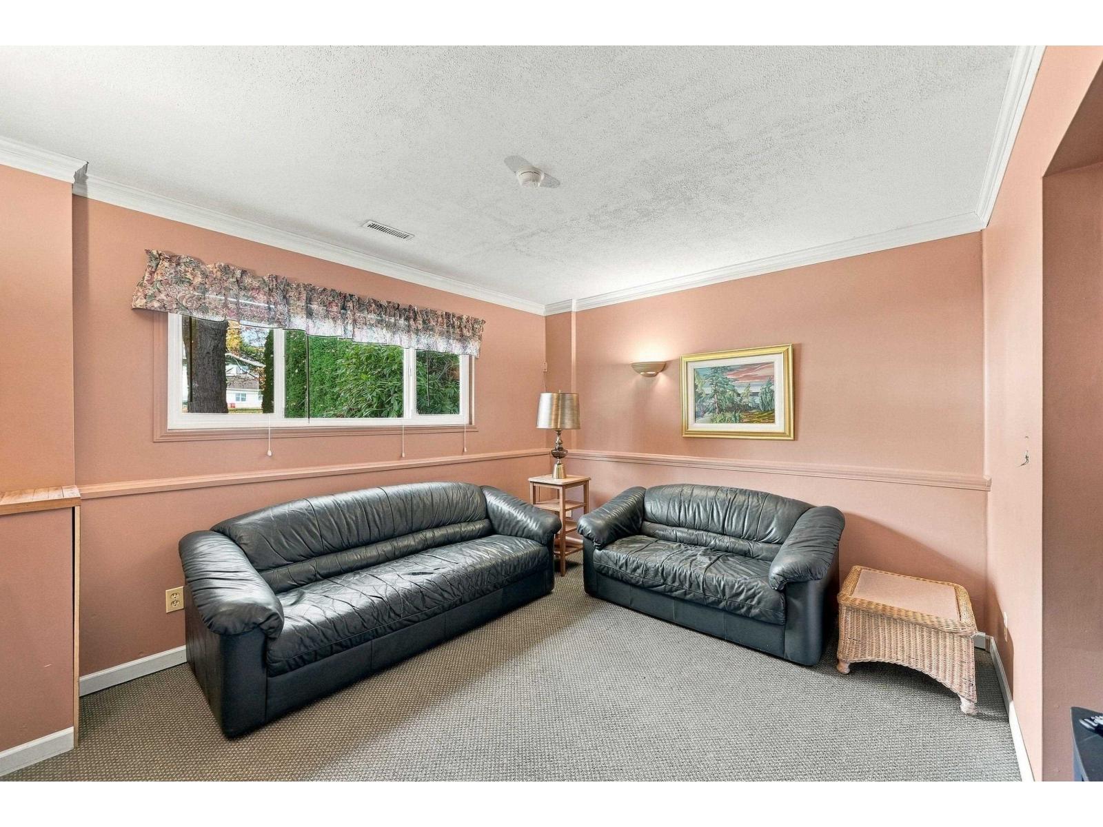 6355 183 Street Property Photo 14