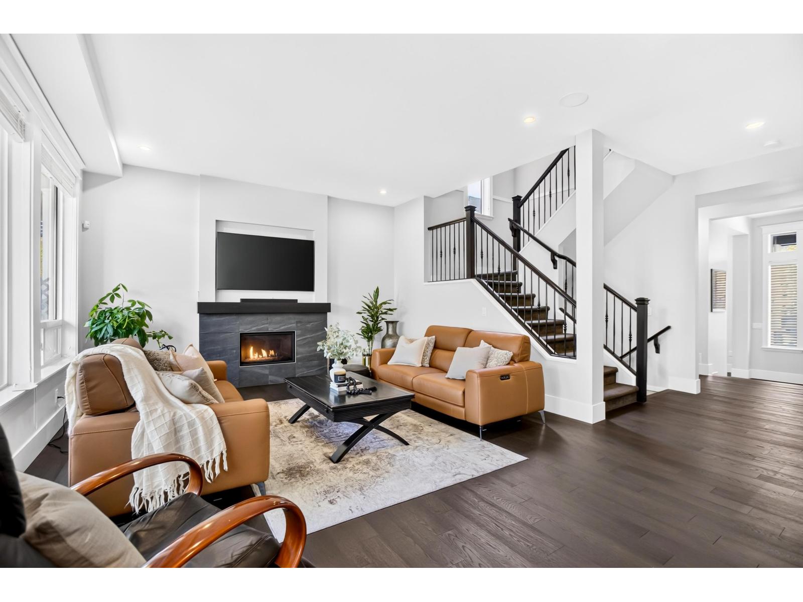 2784 164 Street Property Photo 5