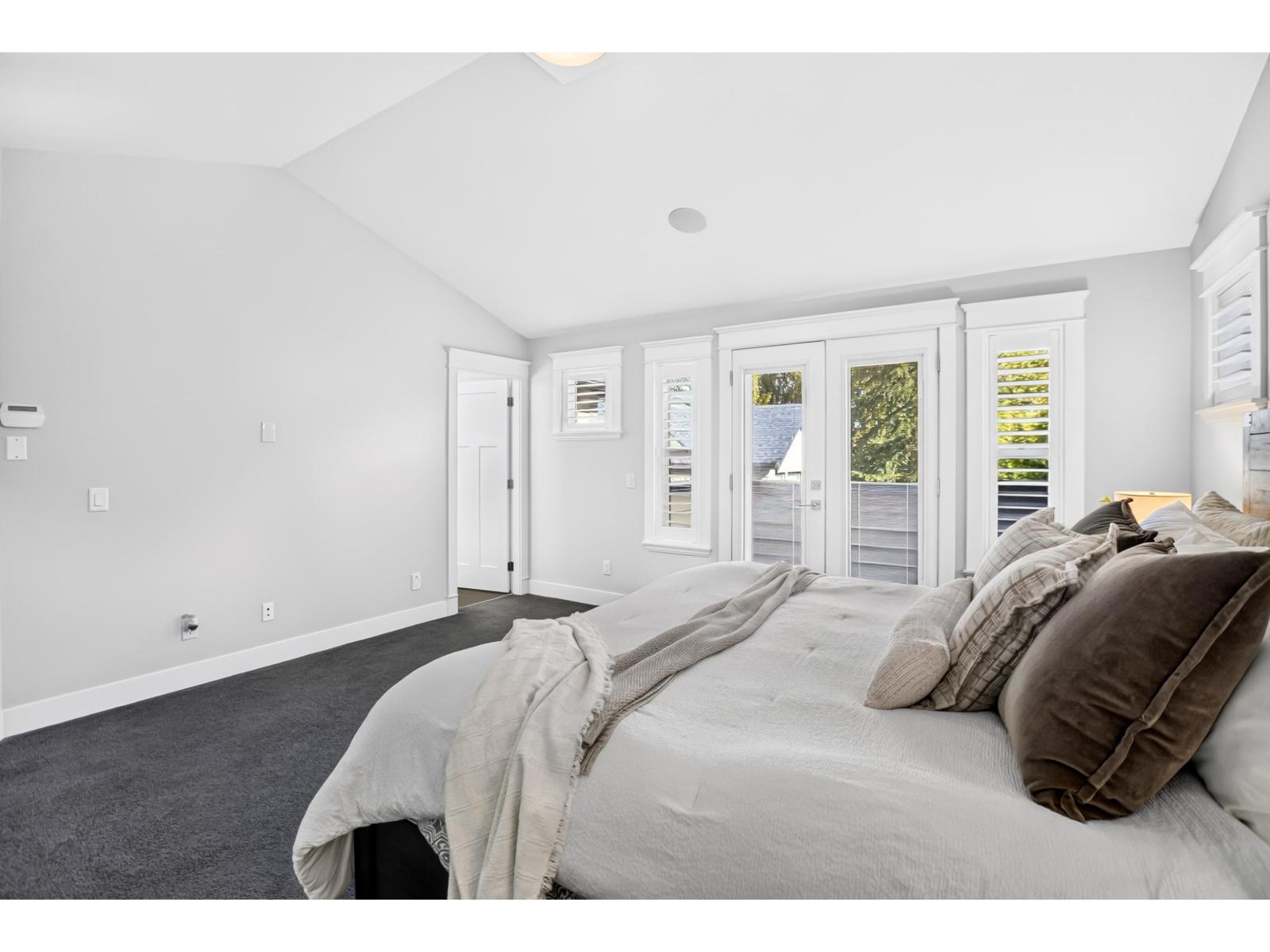 2784 164 Street Property Photo 18