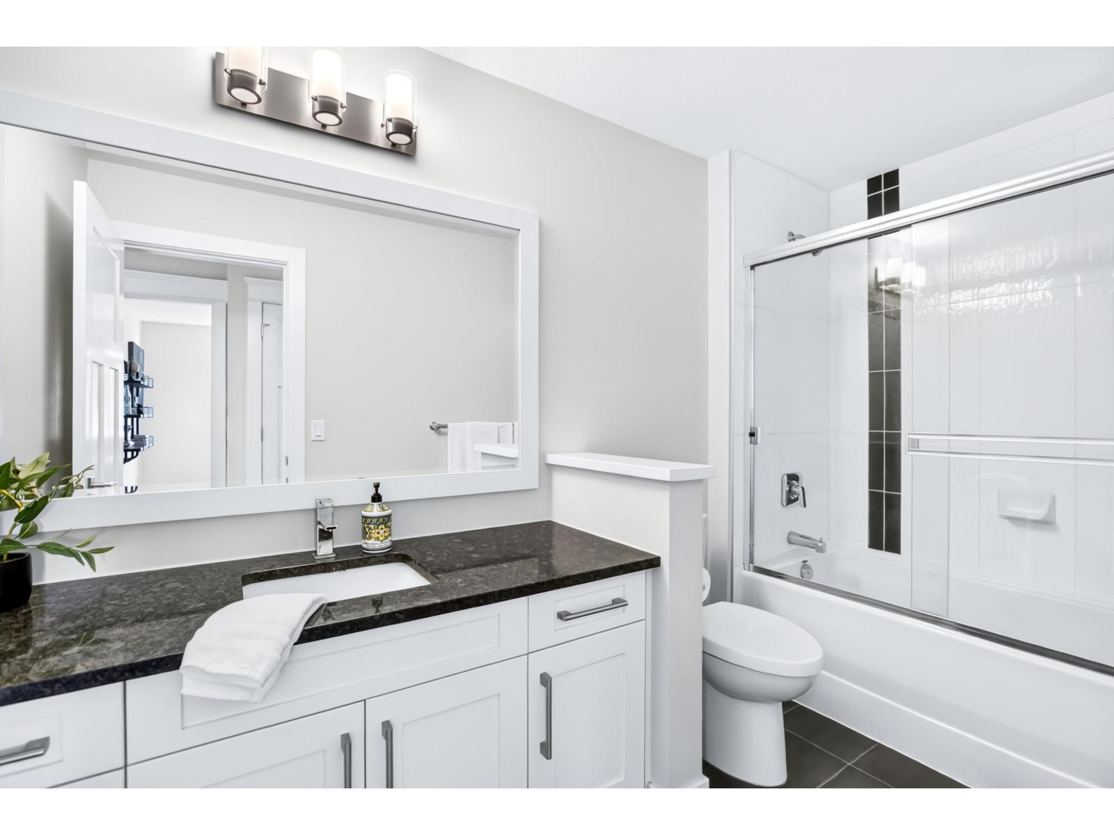 2784 164 Street Property Photo 24