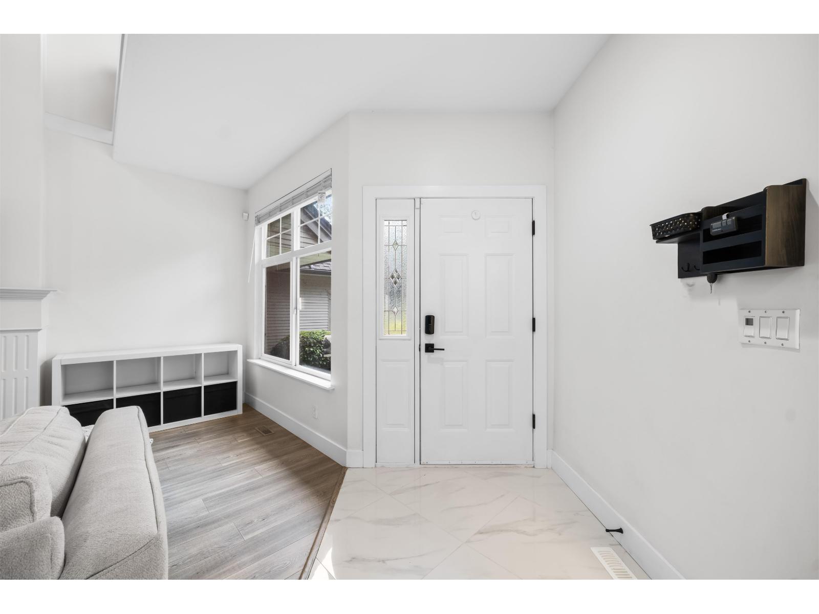 5814 122 Street Property Photo 3