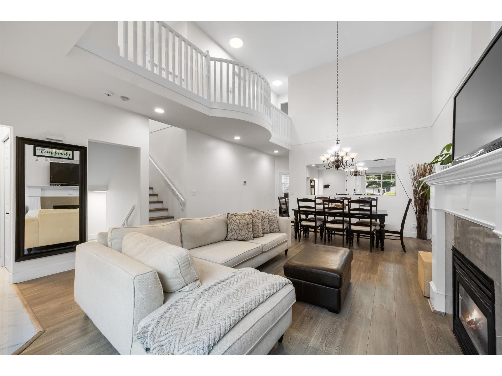 5814 122 Street Property Photo 4