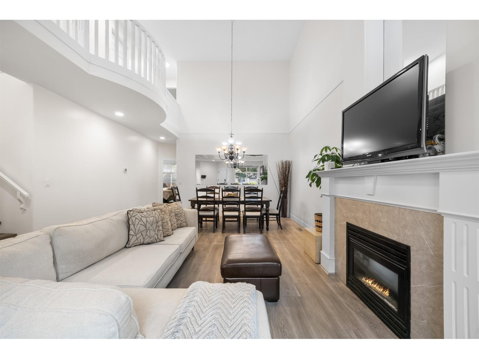 5814 122 Street Property Photo 5